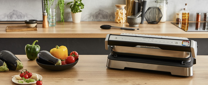 Tefal OptiGrill GC784D XL product in use