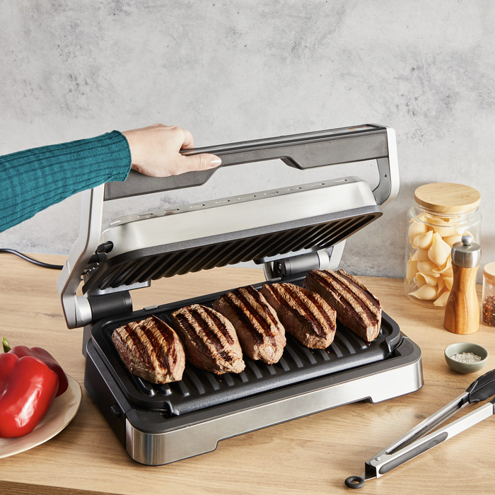 Tefal OptiGrill GC784D XL product in use