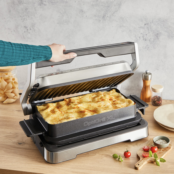 Tefal OptiGrill GC784D XL product in use