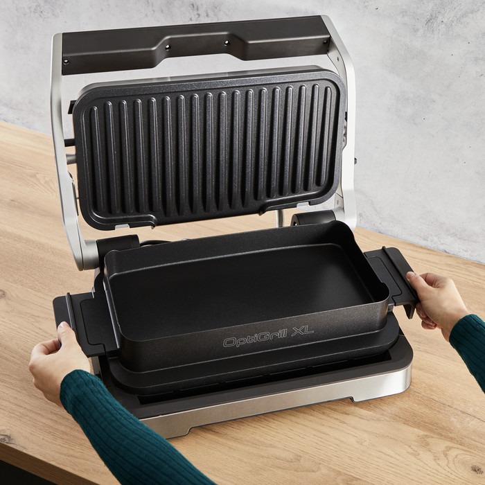 Tefal OptiGrill GC784D XL product in use