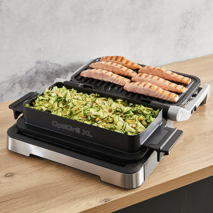 Tefal OptiGrill GC784D XL product in use