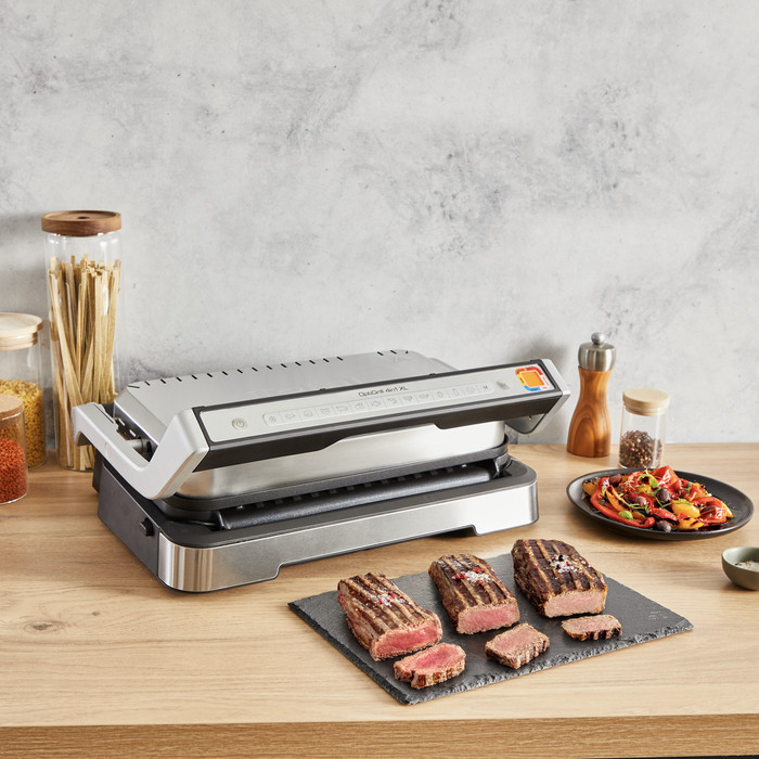 Tefal OptiGrill GC784D XL product in use