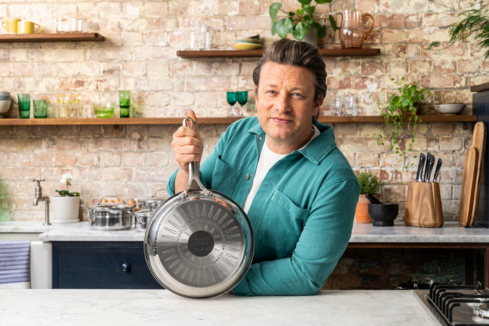 Tefal Cook Smart by Jamie Oliver Bratpfanne 24 cm produkt in gebrauch