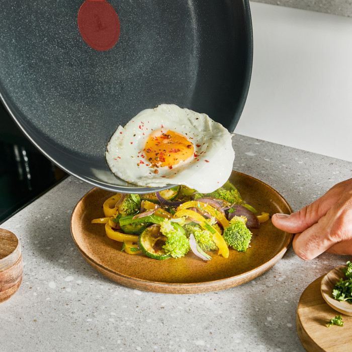 Tefal Extreme Keramikbratpfanne 24 cm produkt in gebrauch