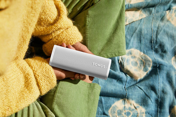 Sonos Roam 2 White product in use