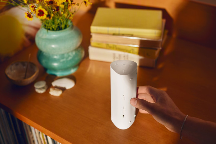 Sonos Roam 2 White product in use