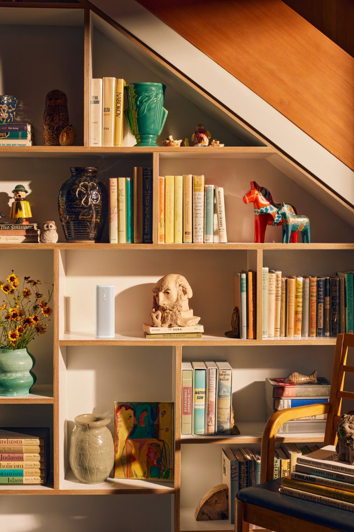 Sonos Roam 2 White product in use