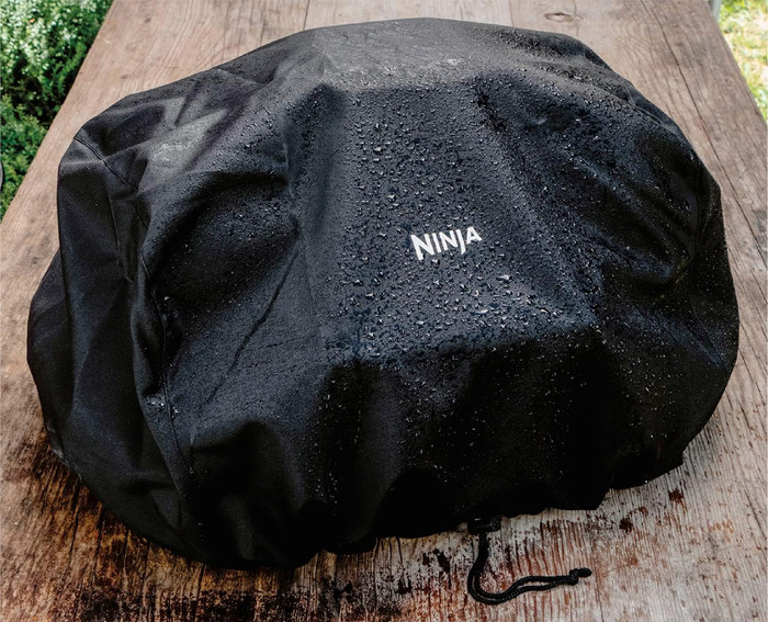 Ninja Woodfire Pro XL OG901EU Starter Pack product in use