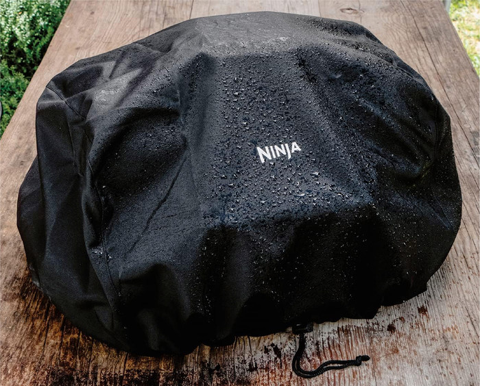 Ninja Woodfire Pro XL OG901EU Starter Pack product in use