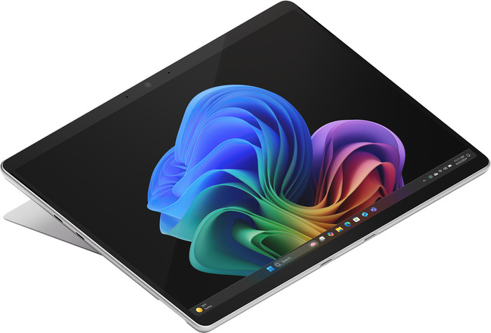Microsoft Surface Pro 13 inches Copilot+ Snapdragon X Elite / 16GB / 512GB Platinum top