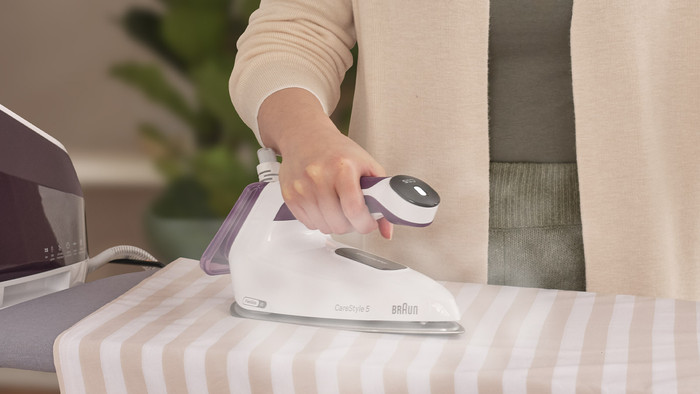 Braun CareStyle 5 IS5247VI produkt in gebrauch