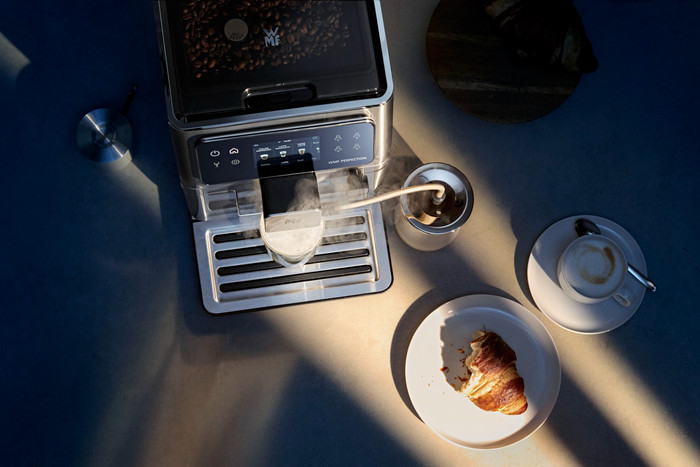 WMF Perfection 640 CP812D product in use