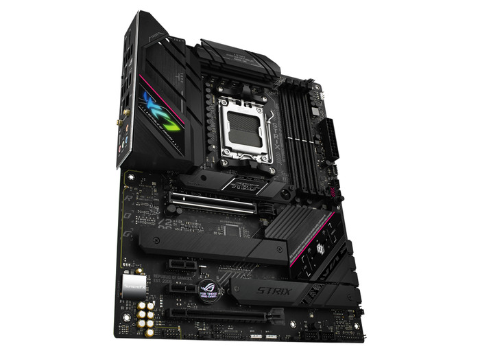 ASUS ROG Strix B650E-F GAMING WIFI linke seite