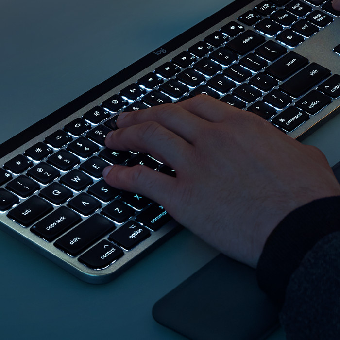 Logitech MX Keys S Combo for Mac Qwertz produkt in gebrauch