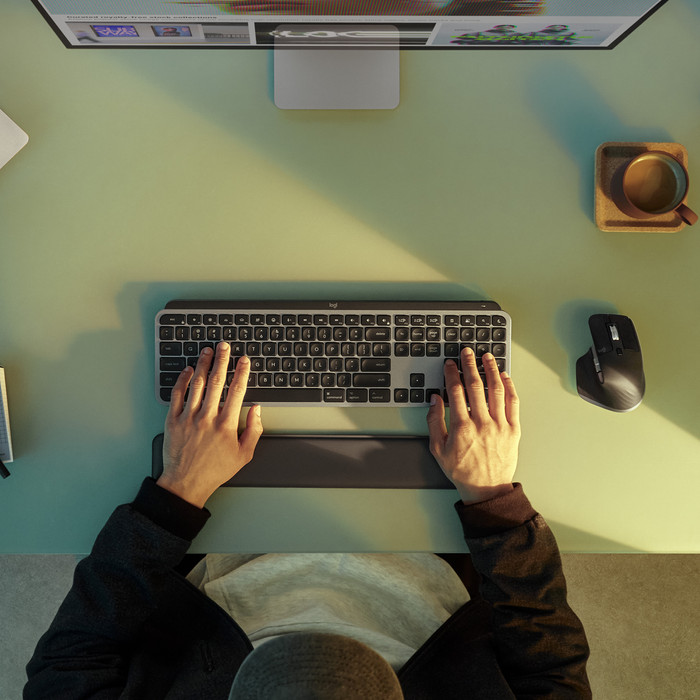 Logitech MX Keys S Combo for Mac Qwertz produkt in gebrauch