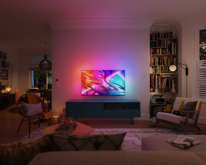 Philips The One 55PUS8909 - Ambilight (2024) product in use