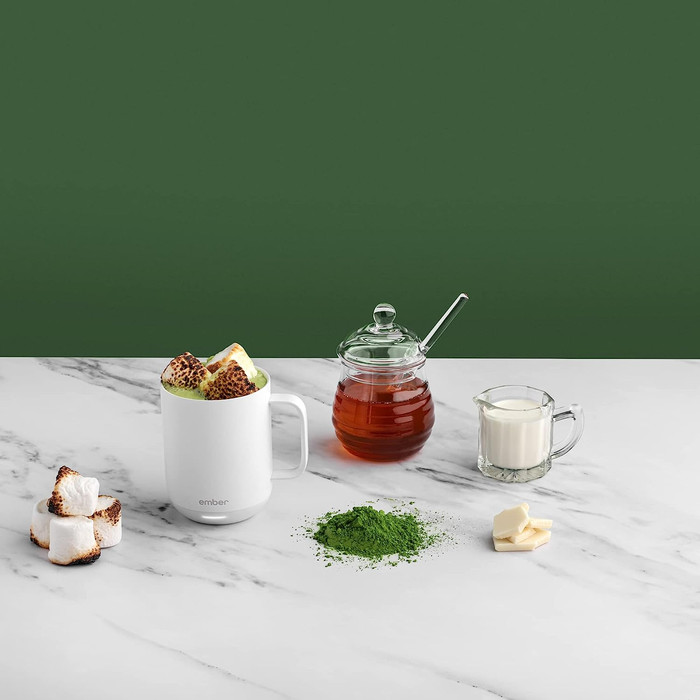 Ember Mug² 295 ml Weiß produkt in gebrauch