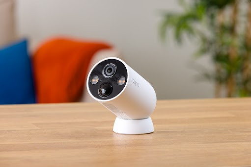 TP-Link Tapo C425 2-pack + D235 Smart Battery and Wired Doorbell front