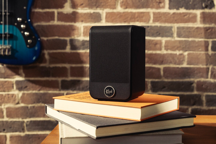 Klipsch Flexus Surr 100 Black product in use