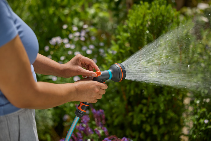 GARDENA Classic Multibrause produkt in gebrauch
