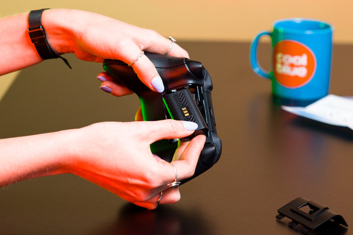 BlueBuilt Rechargeable Batteries for Xbox Controllers product in use