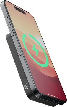 Xtorm Wireless Powerbank mit MagSafe 5.000 mAh Schwarz linke seite