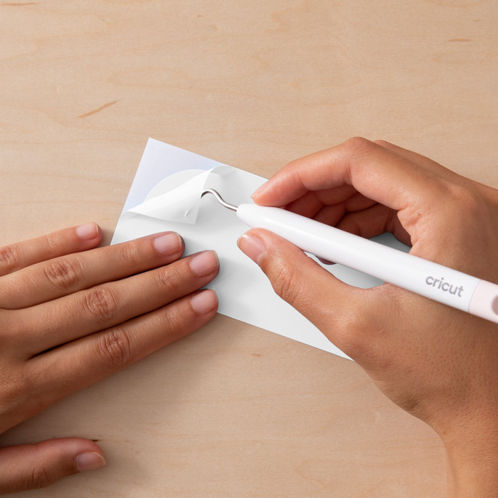 Cricut Smart Vinyl, abnehmbar, 24 x 91 cm, Weiß produkt in gebrauch