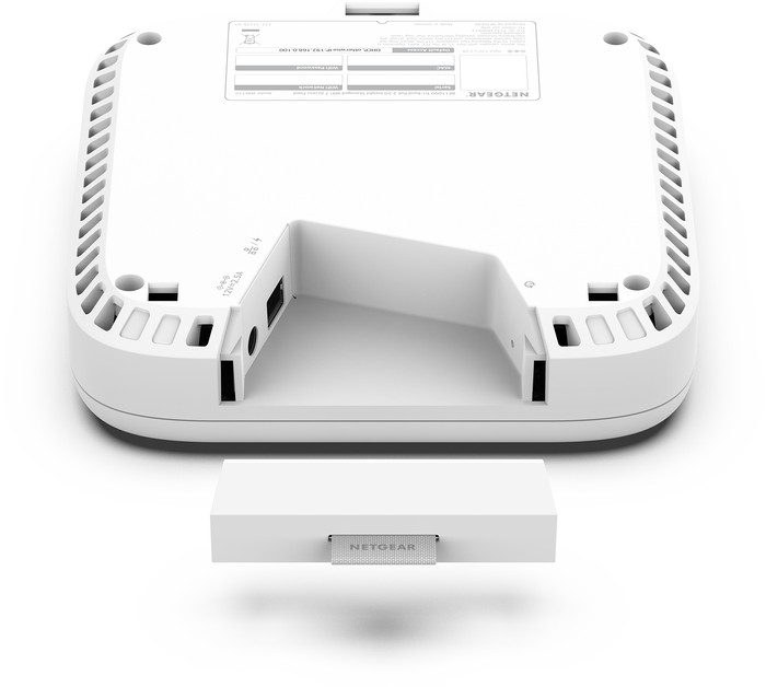 Netgear WBE710 unten