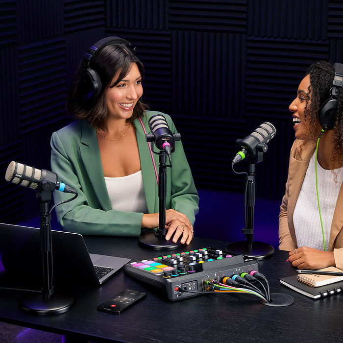 Rodecaster Pro II Weiß produkt in gebrauch