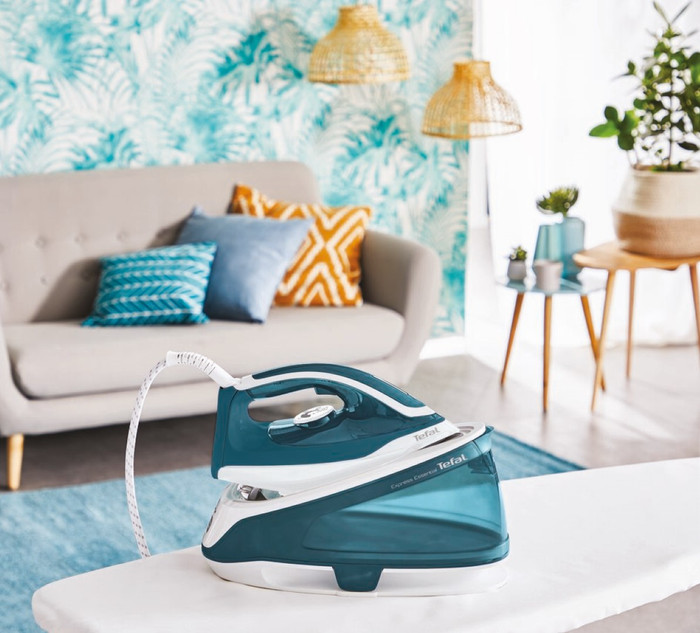 Tefal Express Essential SV6115 product in use