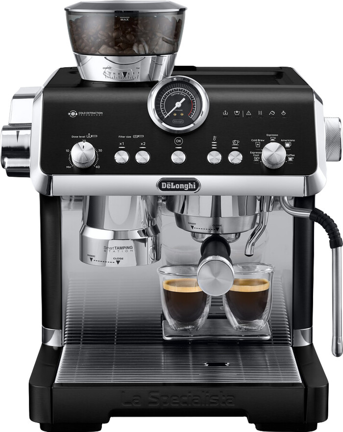 De'Longhi La Specialista Opera EC9555.BK product in use