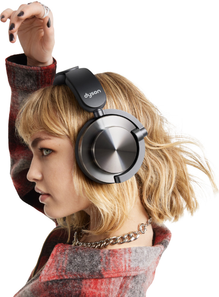 Dyson OnTrac Kupfer mit Endkappe Schwarz produkt in gebrauch