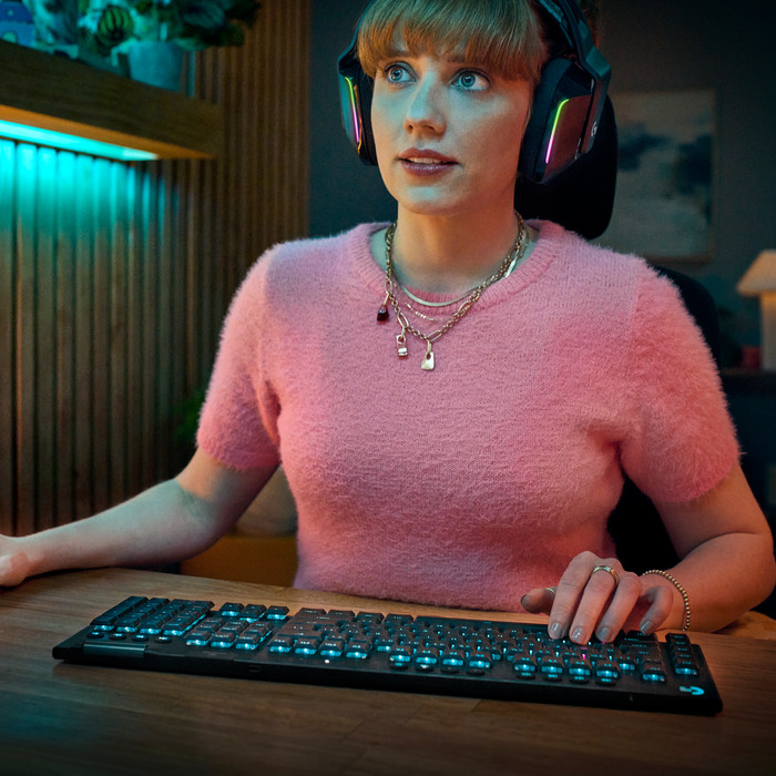 Logitech G915 X LIGHTSPEED Wireless Gaming Keyboard Black QWERTZ product in use