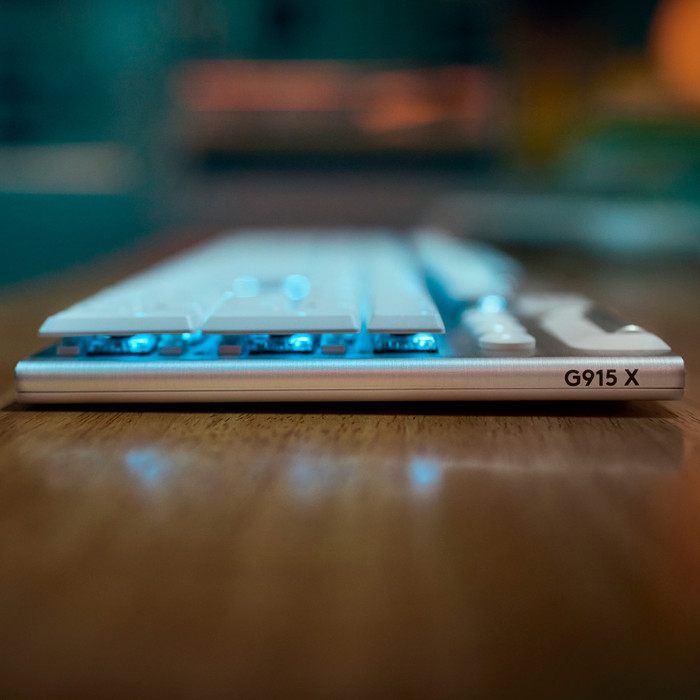 Logitech G915 X Lightspeed Wireless Gaming-Tastatur Weiß Qwertz linke seite