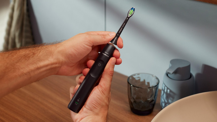 Philips Sonicare 5300 Series HX7101/02 Black product in use