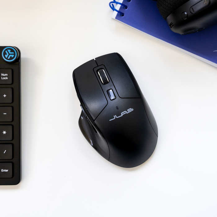 JLAB JBuds Kabellose Bluetooth Maus produkt in gebrauch