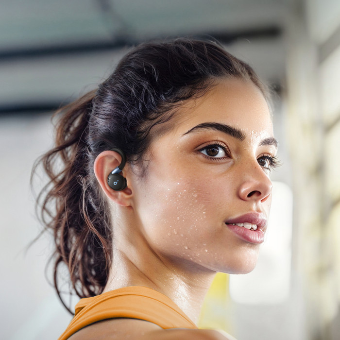 soundcore Sport X20 Black product in use