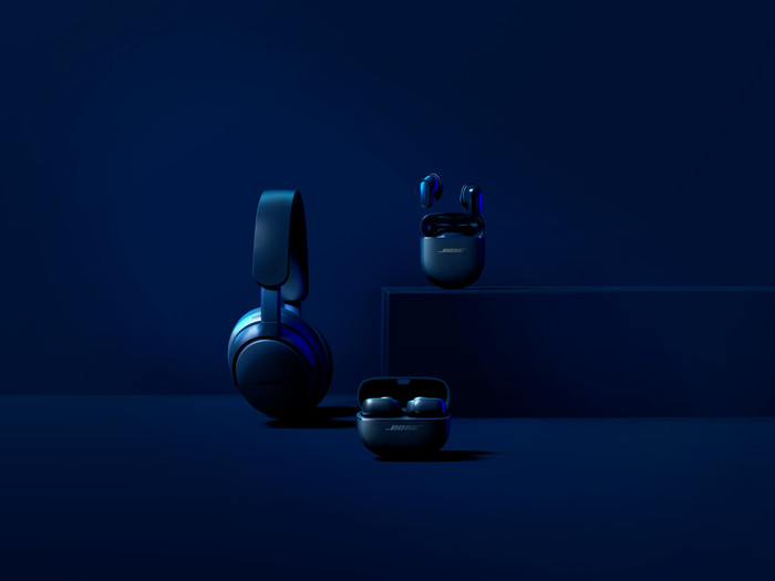 Bose QuietComfort Ultra Earbuds Dark Blue product in use