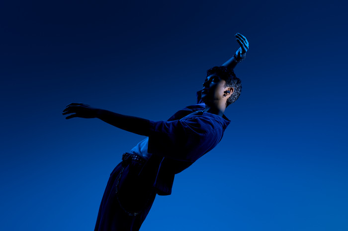 Bose QuietComfort Ultra Earbuds Dark Blue product in use