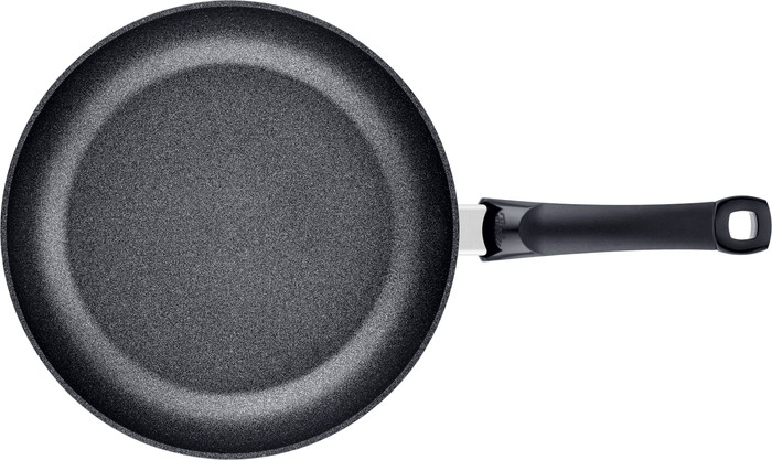 Fissler Adamant Classic Bratpfanne 24 cm vorne