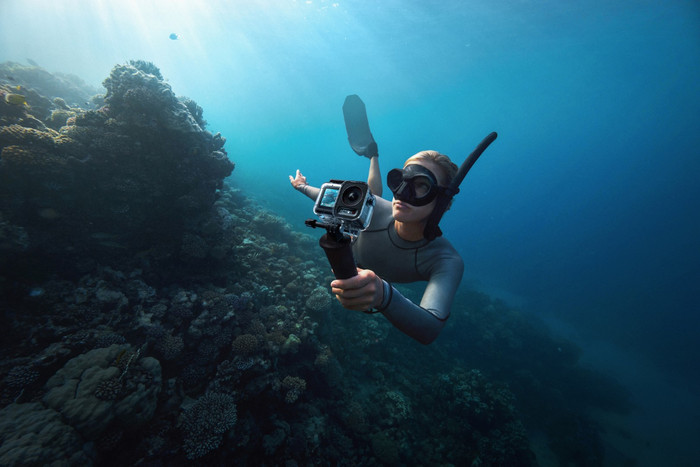 DJI Osmo Action 5 Pro Adventure Combo produkt in gebrauch