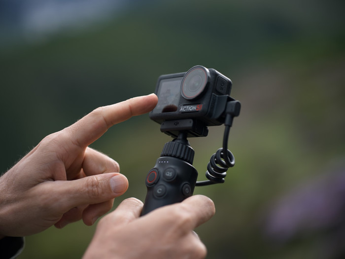 DJI Osmo Action 5 Pro Adventure Combo produkt in gebrauch