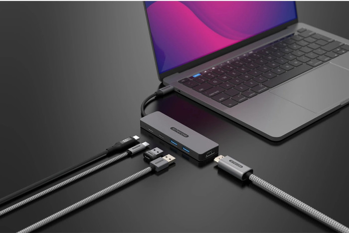 Sitecom 5-in-1 USB-C PD Multiport Adapter product in use