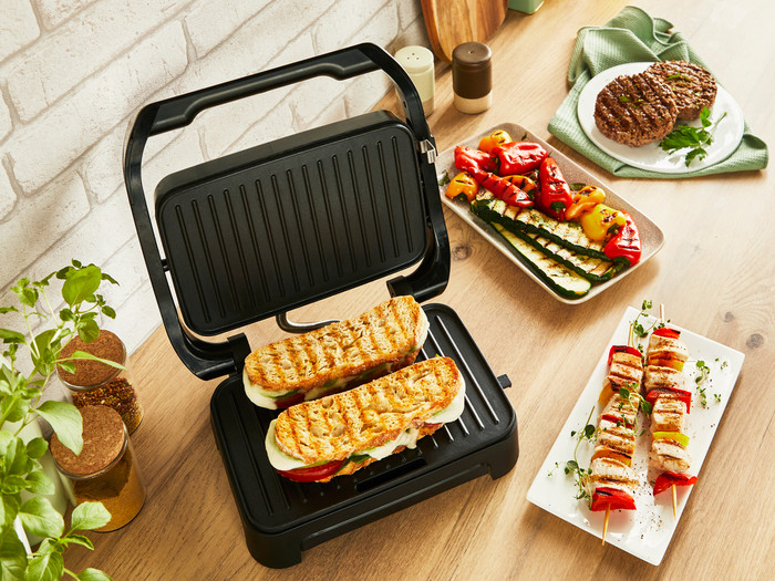 Tefal Inicio Compact GC270D product in use