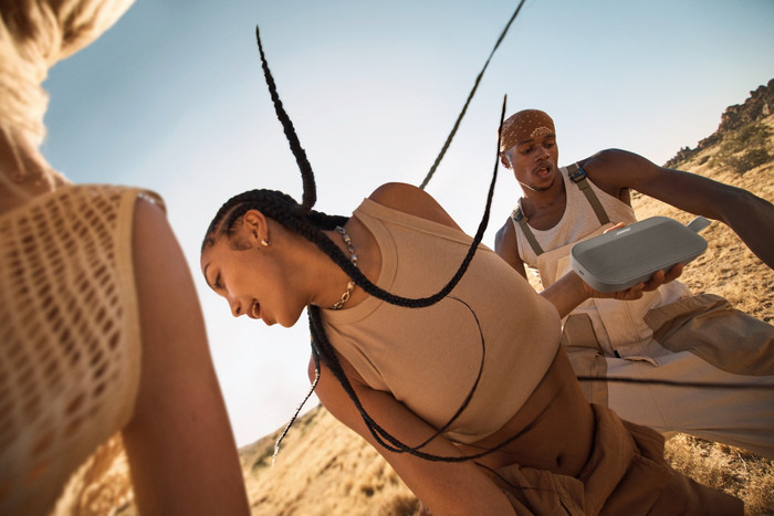 Bose Soundlink Flex 2nd Gen Beige produkt in gebrauch