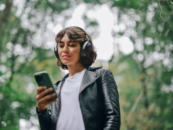 Sennheiser HDB 630 product in use