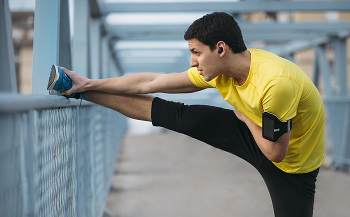 JBL Endurance Race 2 Black product in use