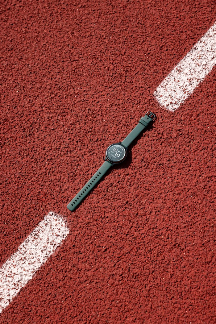 Garmin Lily 2 Active Green product in use