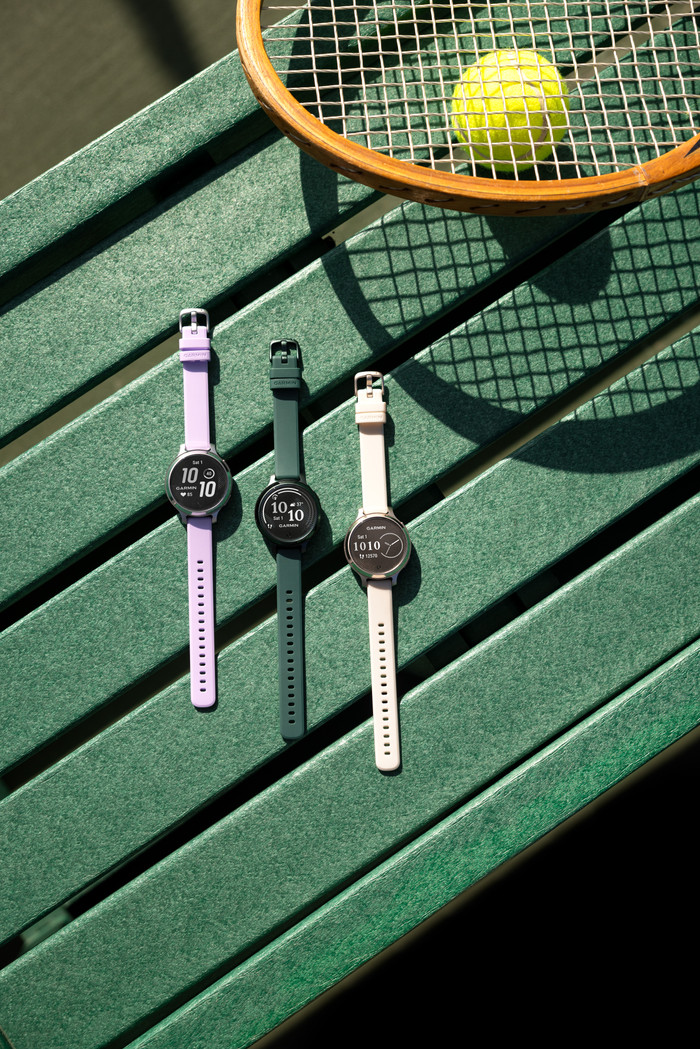 Garmin Lily 2 Active Green product in use