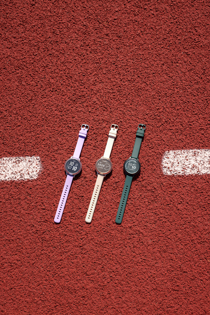 Garmin Lily 2 Active Green product in use